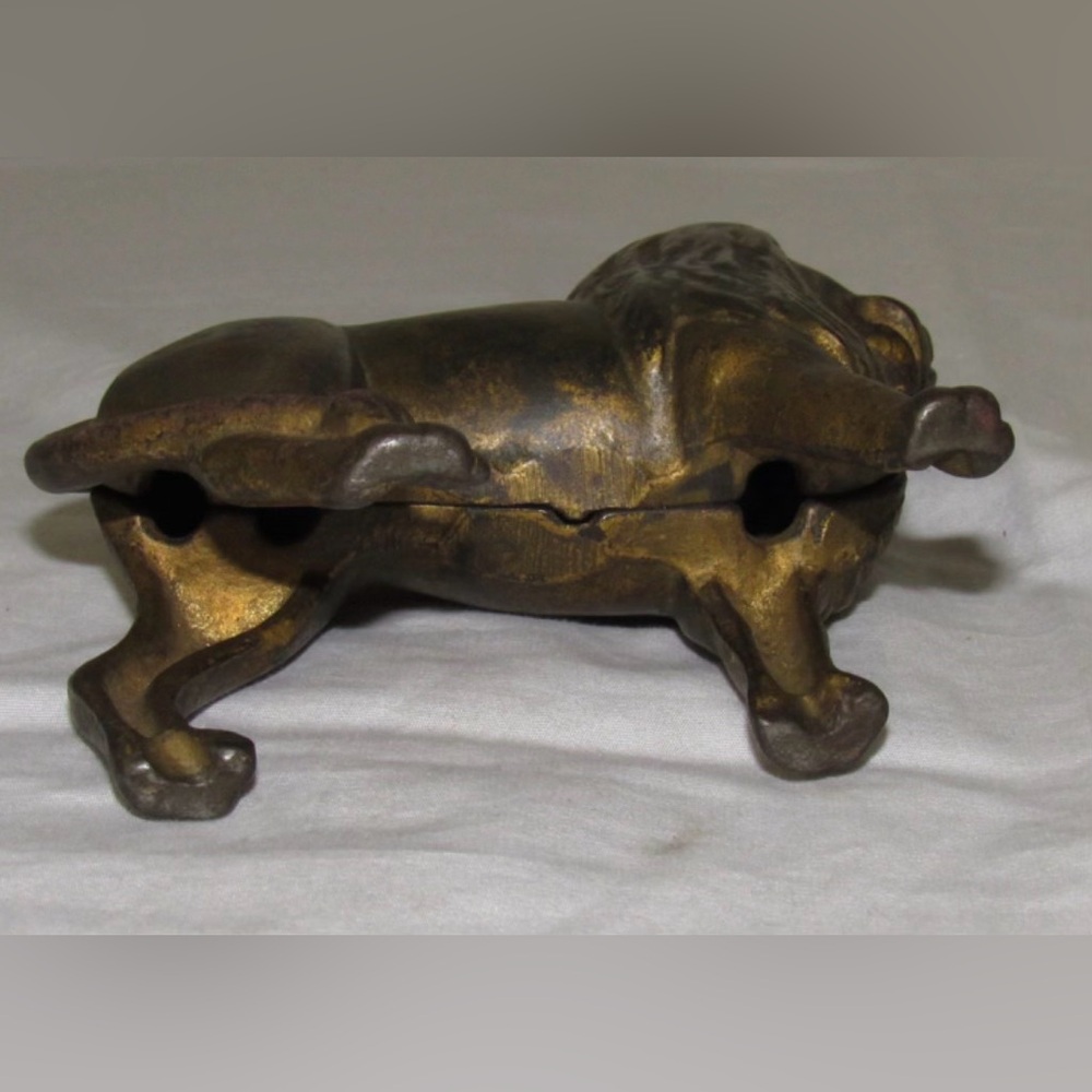 Vintage / Antique 1920’s Cast Iron Lion Bank - Picture 14 of 14